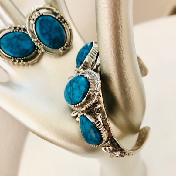 Vintage Ornate ART Turquoise Bracelet Earrings Set - Picture 16 of 16